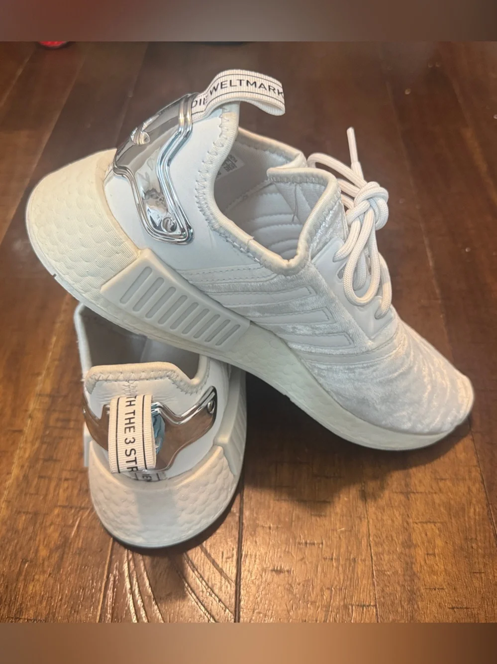 Adidas NMD R1 W Women’s White/Silver GW5681 The 3 Stripes Velour